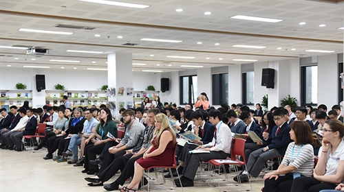 美国大学招生官集聚Uli
