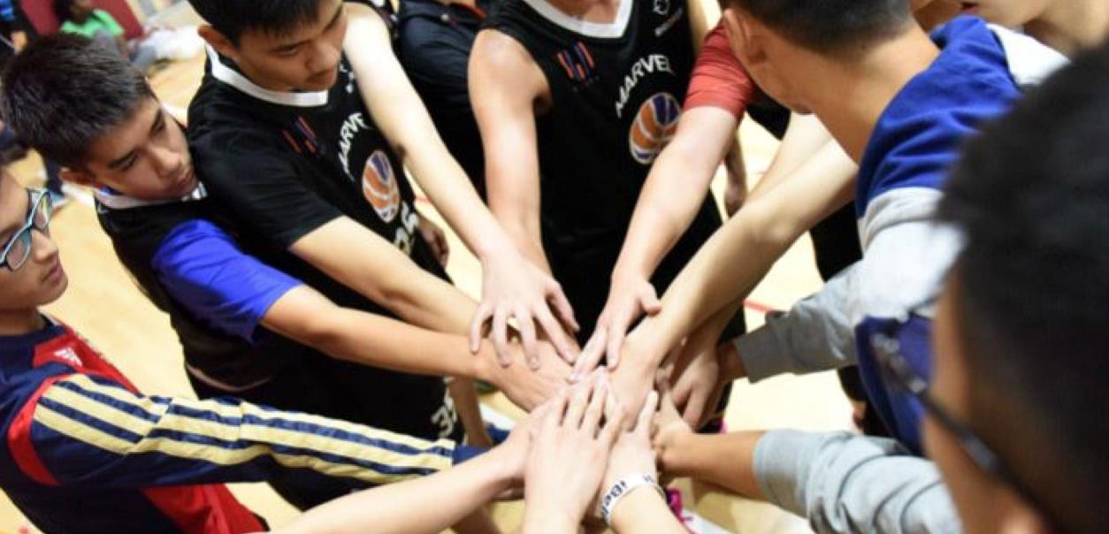 男子篮球队 Boys' Basketball Team